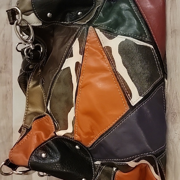 Bueno Patchwork Shoulder Bag - Picture 3 of 11